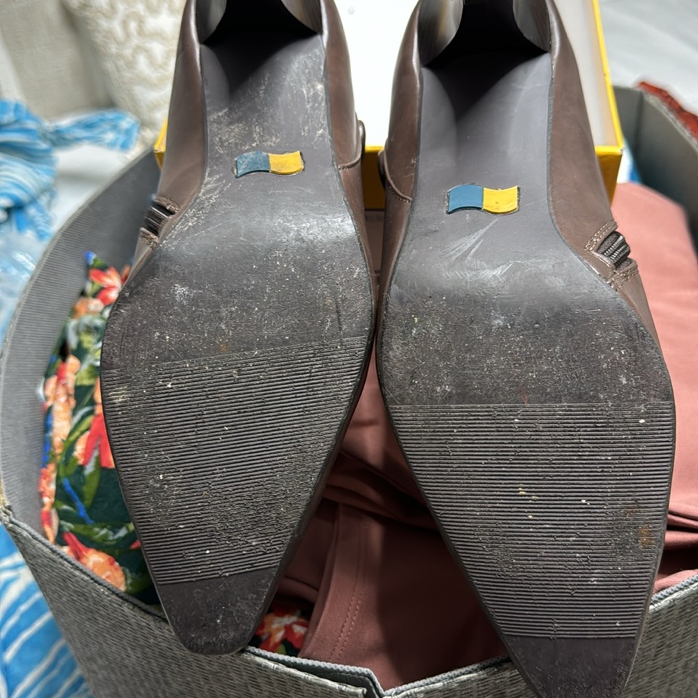 Boots - Picture 2 of 5